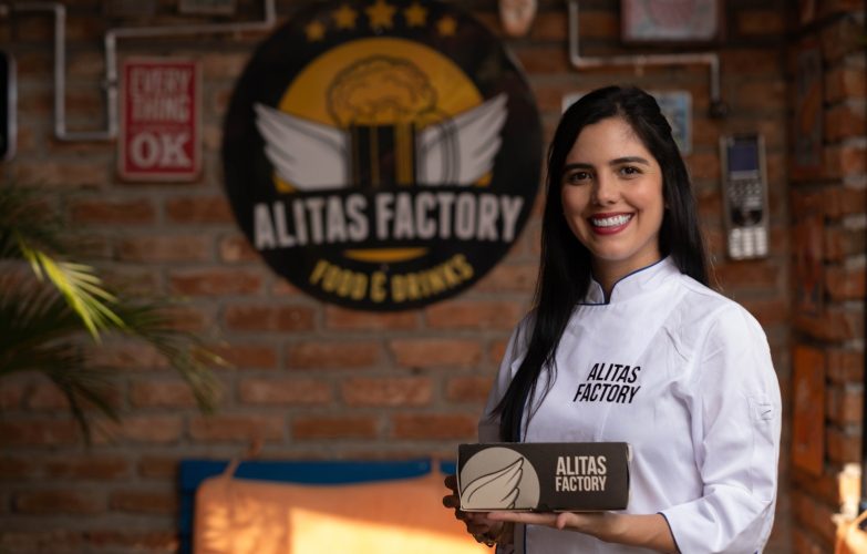 Alejandra Benítez, cofundadora de Alitas Factory.